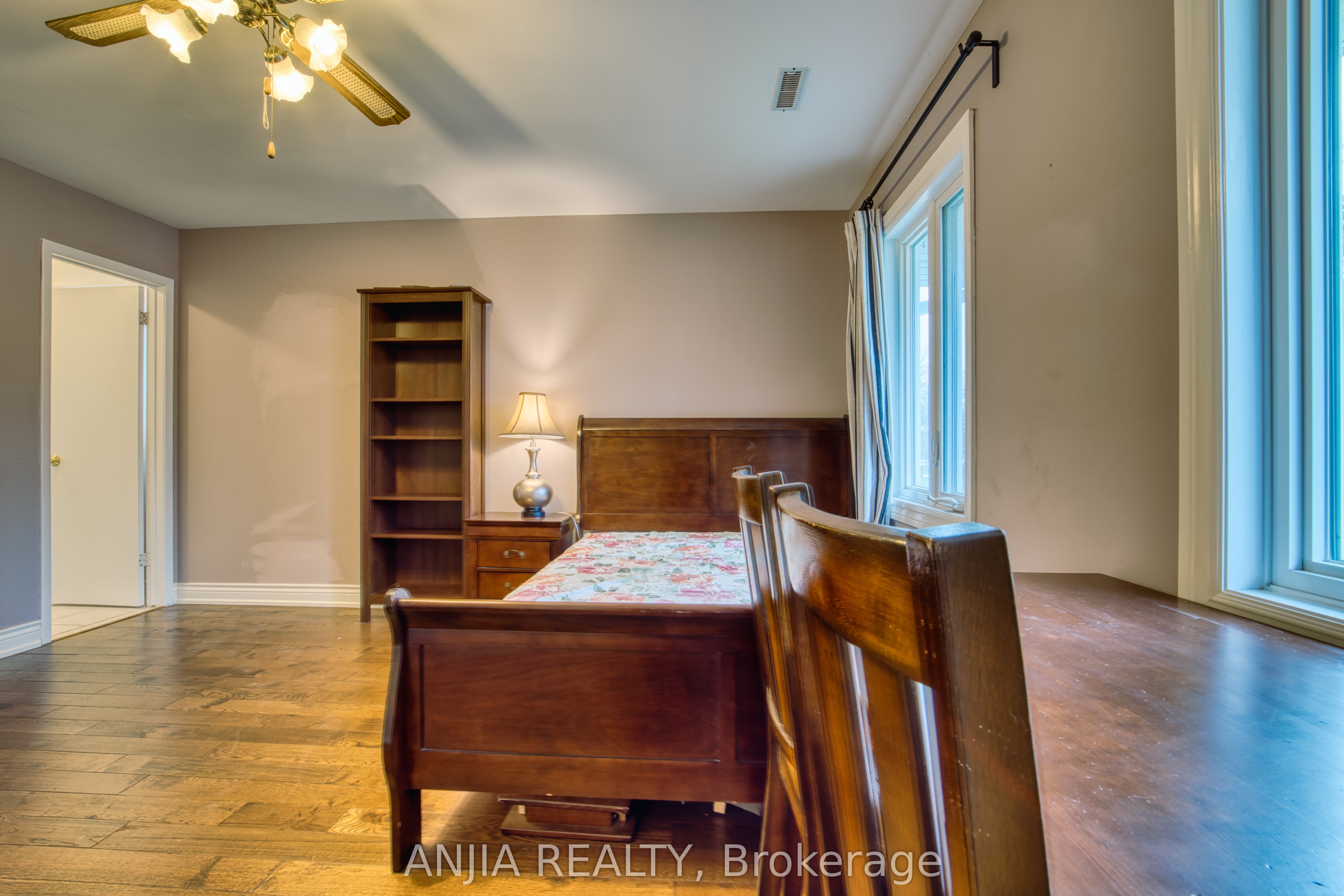 Second Floor-37 Allangrove Crescent, Toronto, ON, M1W 1S4 photo 3