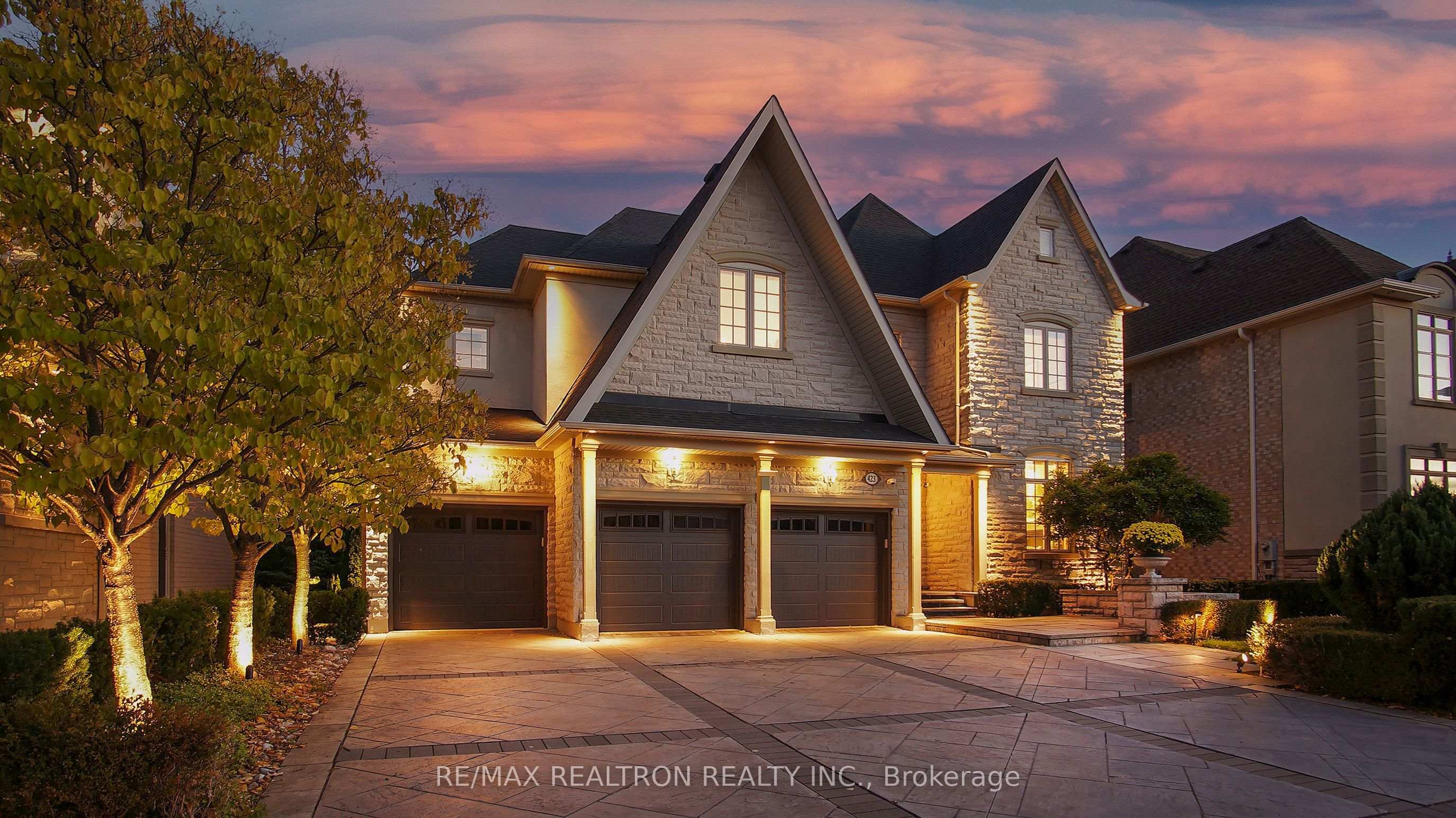 423 Paradelle Drive, Richmond Hill, ON, L4E 4R9