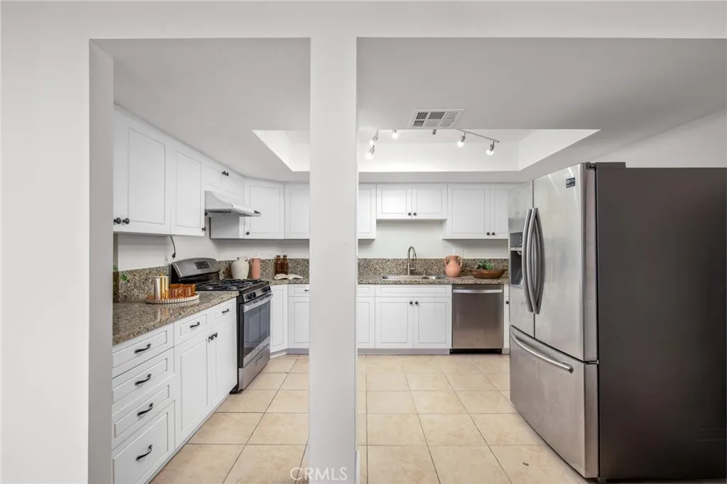 Additional image 18 of 300 S Reno Street Unit 303, Los Angeles, CA 90057
