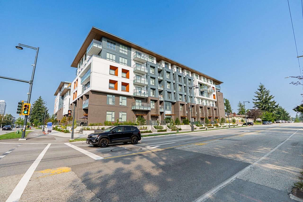 Additional image 2 of E201-10829 140 Street, Surrey, BC, V3R 0H4