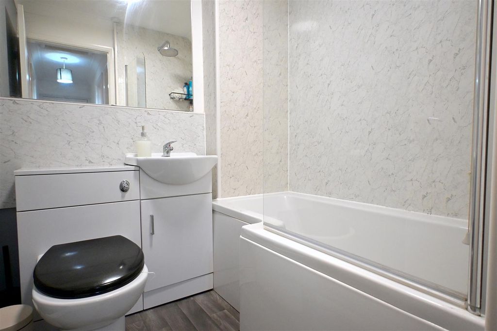 Additional image 8 of 2 bed flat for saleAlbert Road, Polegate BN26