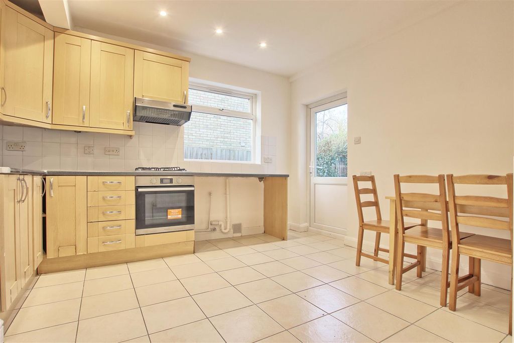 Additional image 2 of 5 bed semi-detached house for saleElizabeth Way, Cambridge CB4