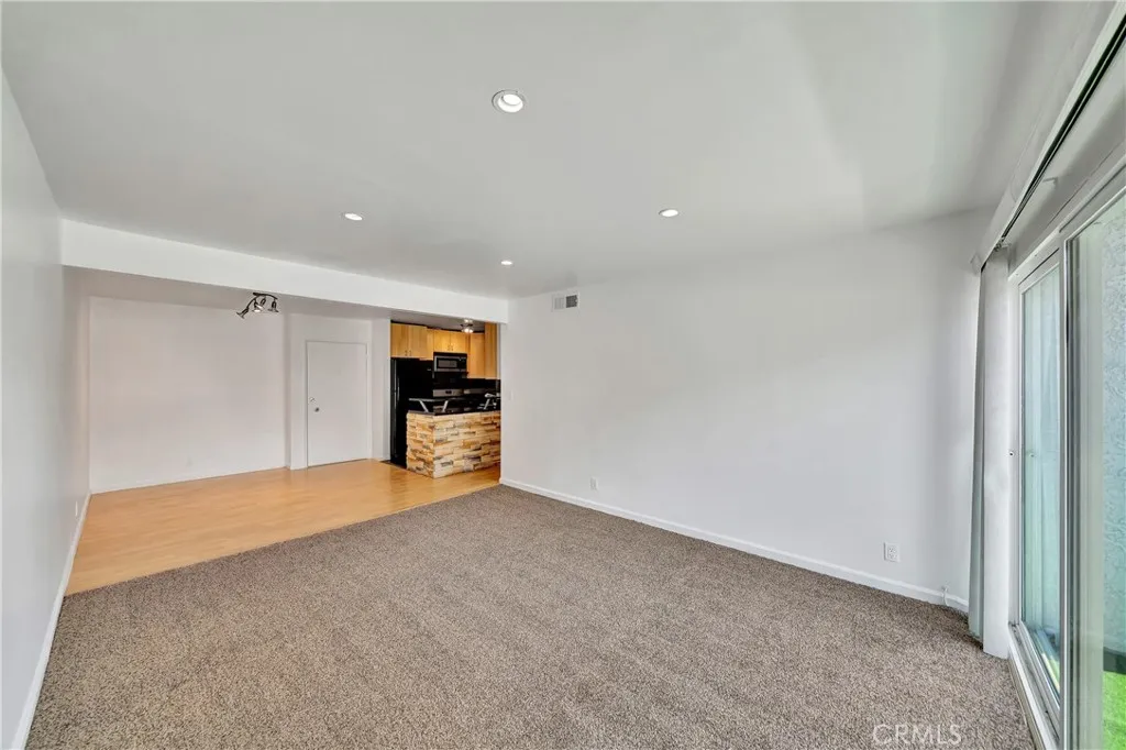 Additional image 33 of 18620 Hatteras Street Unit 247, Tarzana, CA 91356