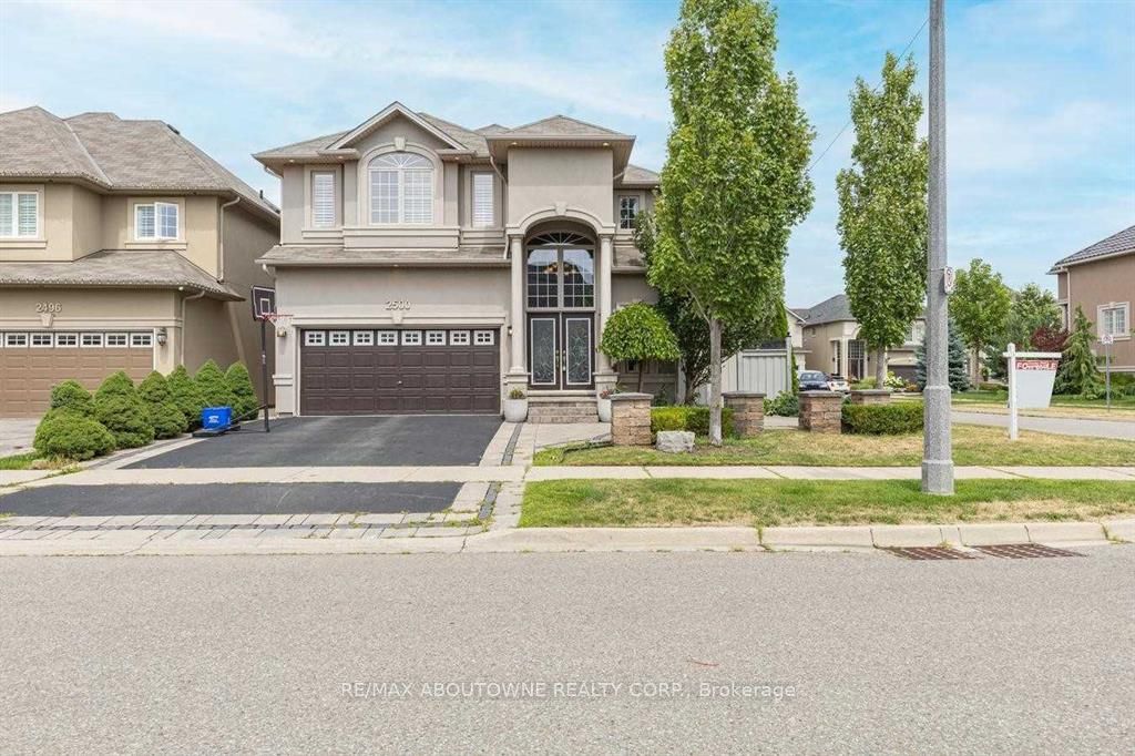 2500 Millstone Drive, Oakville, ON, L6M 0H5