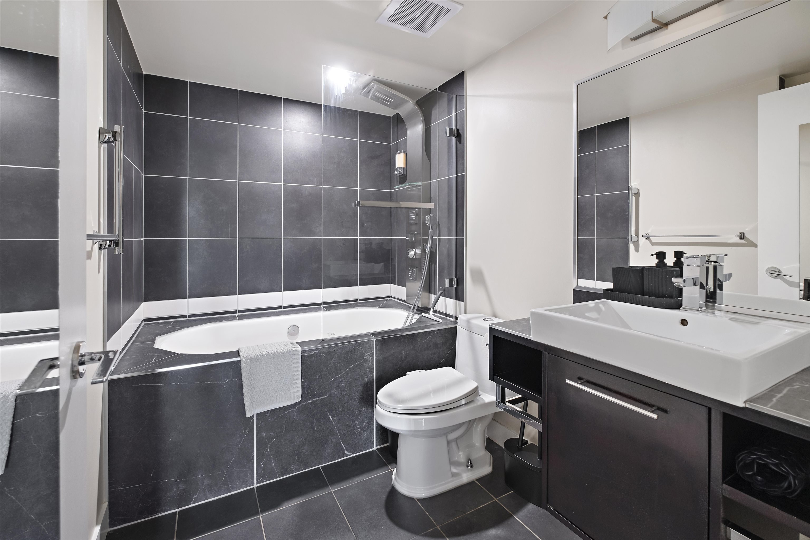 Additional image 6 of 305-689 Abbott Street, Vancouver, BC, V6J 0J2