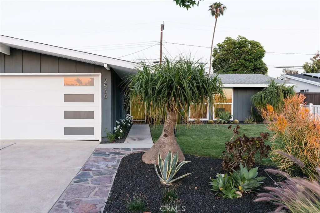 Additional image 58 of 2566 Oxford Ln, Costa Mesa, CA 92626