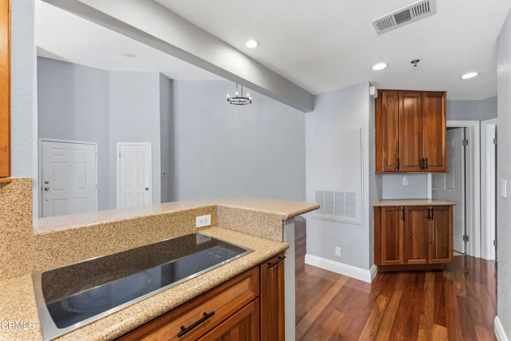 Additional image 9 of 5728 Oak Bend Lane Unit 312, Oak Park, CA 91377