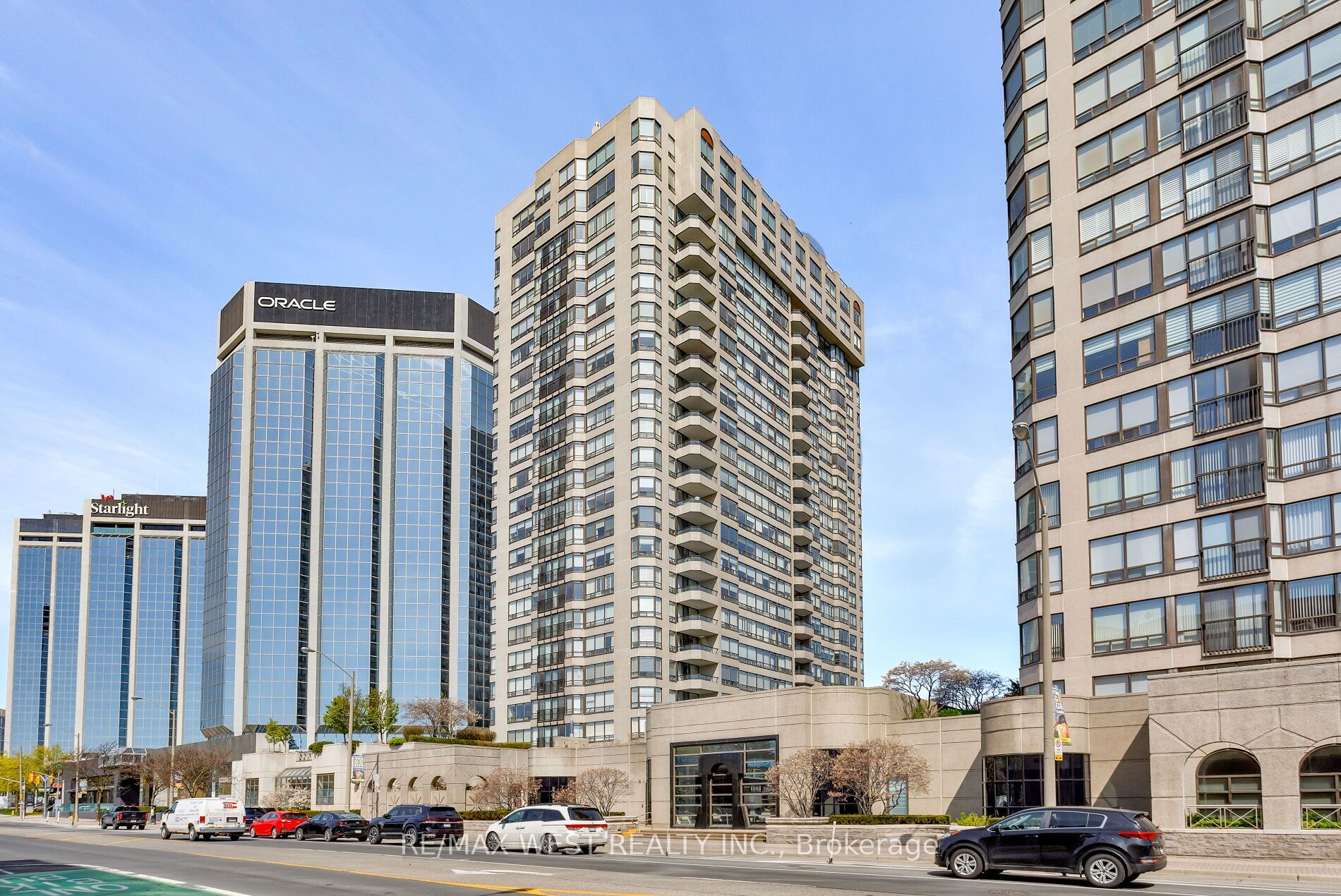 411-1 Aberfoyle Crescent, Toronto, ON, M8X 2X8