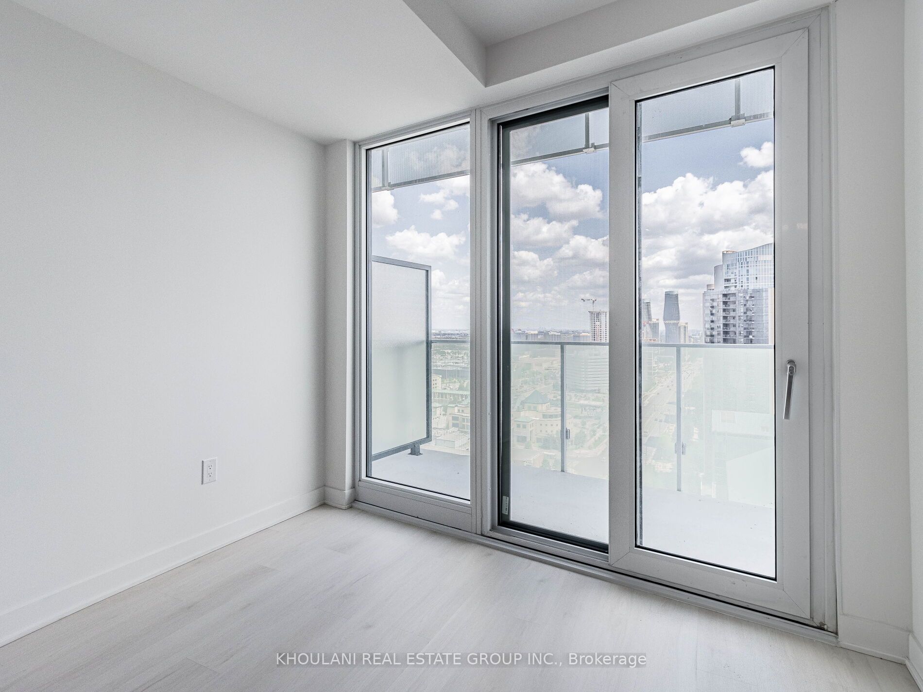 Additional image 6 of 2212-3900 Confederation Parkway, Mississauga, ON, L5B 0M3