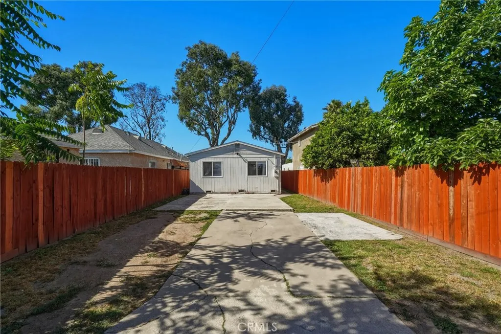 Additional image 25 of 1104 E 111th Drive, Los Angeles, CA 90059