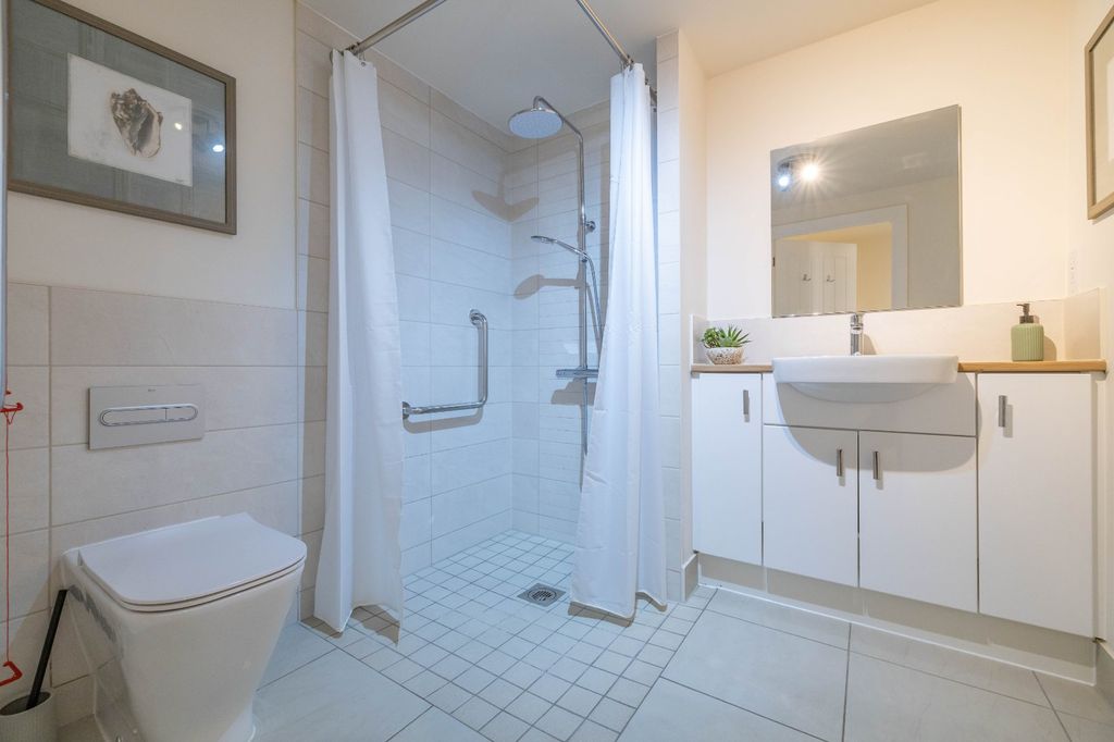 Additional image 7 of 1 bed flat for saleNew Dover Road, Canterbury, Kent CT1