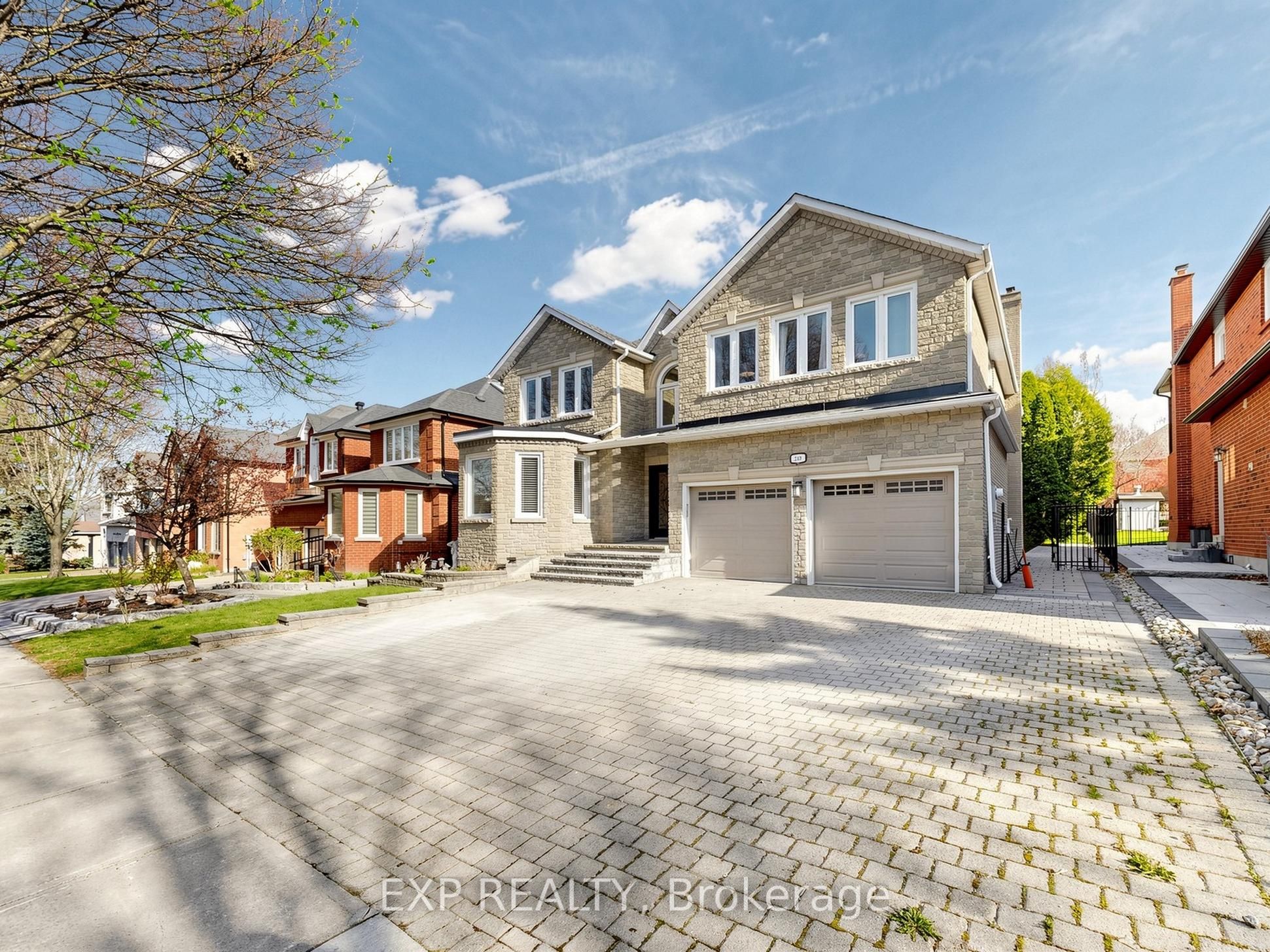 Additional image 2 of 249 Corner Ridge Road, Aurora, ON, L4G 6L6