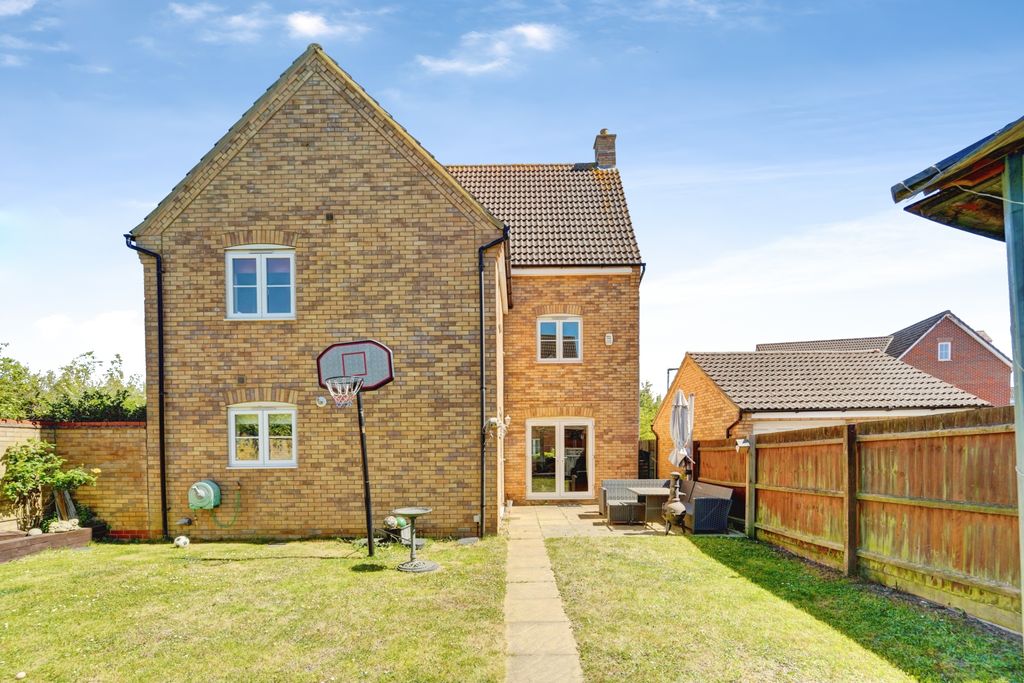 Additional image 7 of 5 bed detached house for saleMaskell Drive, Bedford MK41