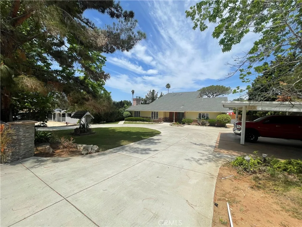 724 Barsby St, Vista, CA 92084 photo 2