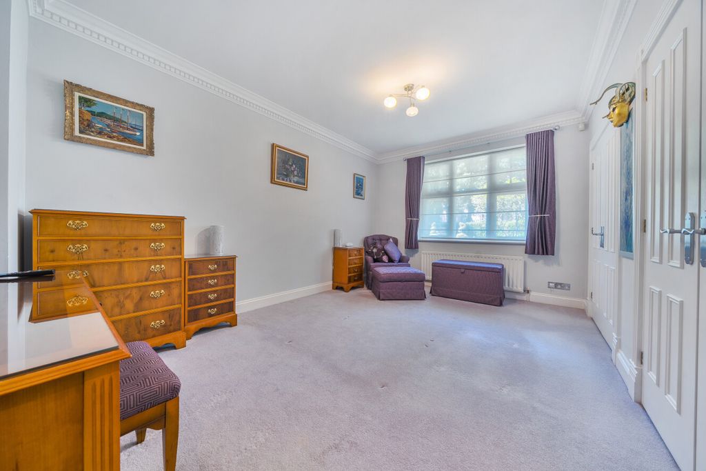 Additional image 10 of 2 bed flat for saleKemnal Road, Chislehurst BR7