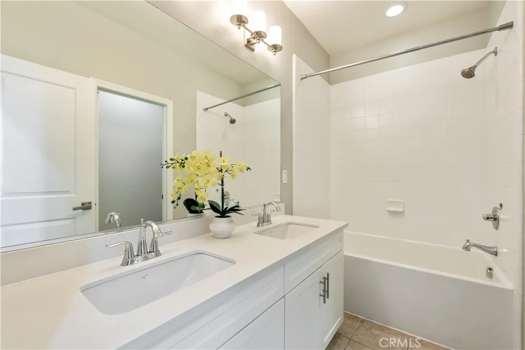 Additional image 79 of 68 Origin, Irvine, CA 92618