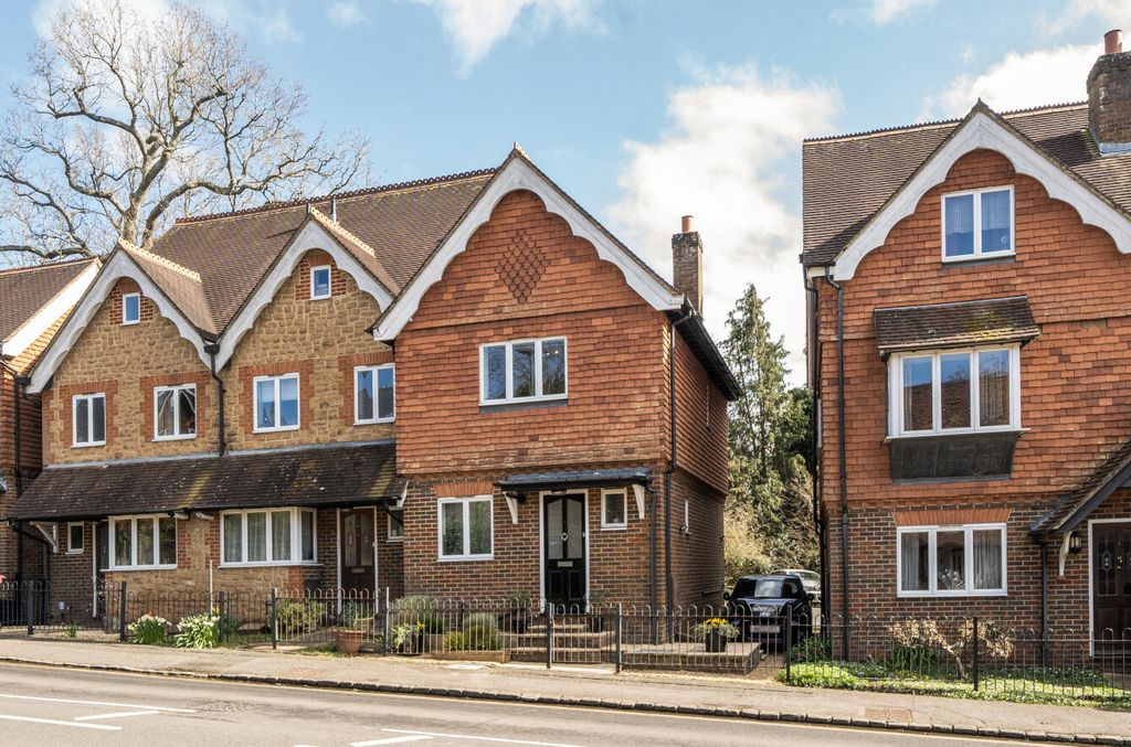 2 bed end terrace house for saleFernhurst, Haslemere, West Sussex GU27