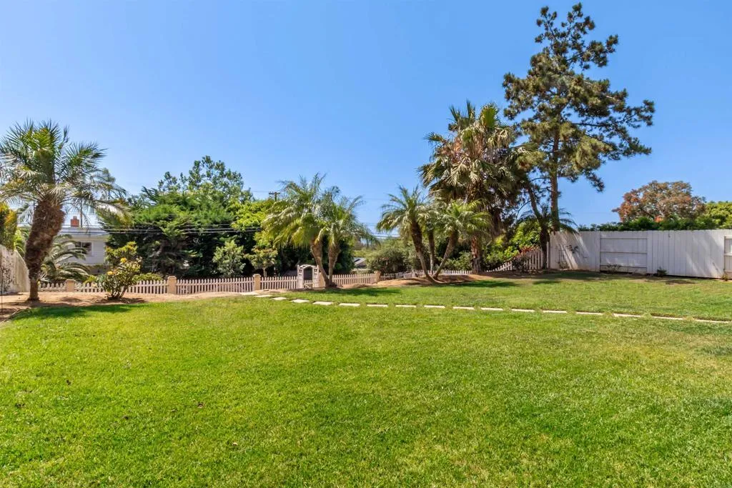 Additional image 4 of 1546 Oak Ave, Carlsbad, CA 92008