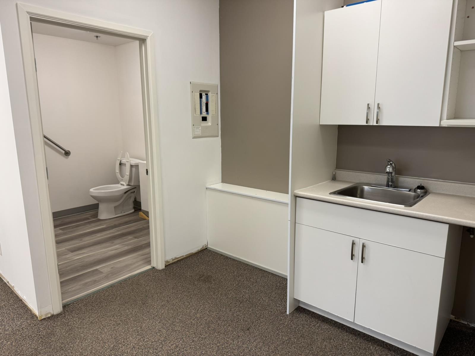 Additional image 6 of 100,-4910 50 Avenue, Cold Lake, AB, T9M0G1