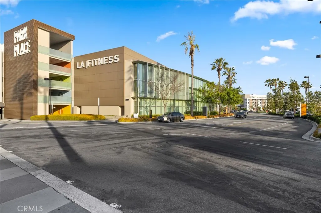 555 Rockefeller, Irvine, CA 92612