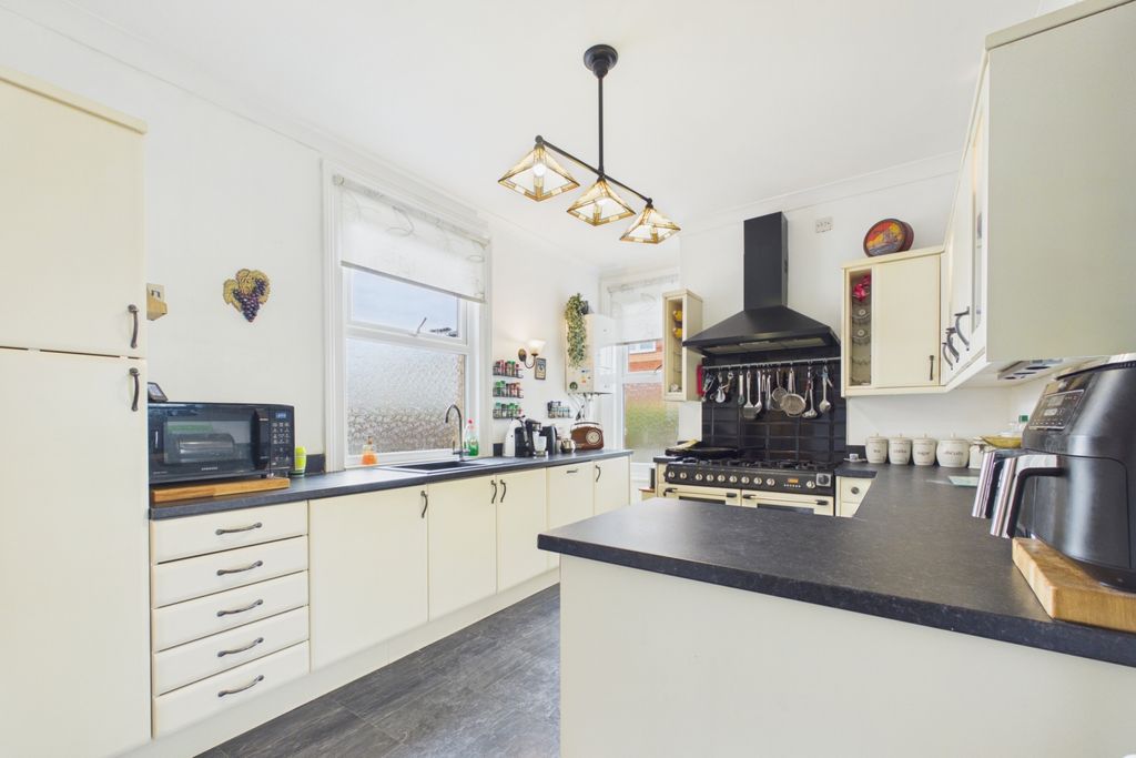Additional image 7 of 3 bed flat for saleGloucester Road, Ross-On-Wye, Herefordshire HR9