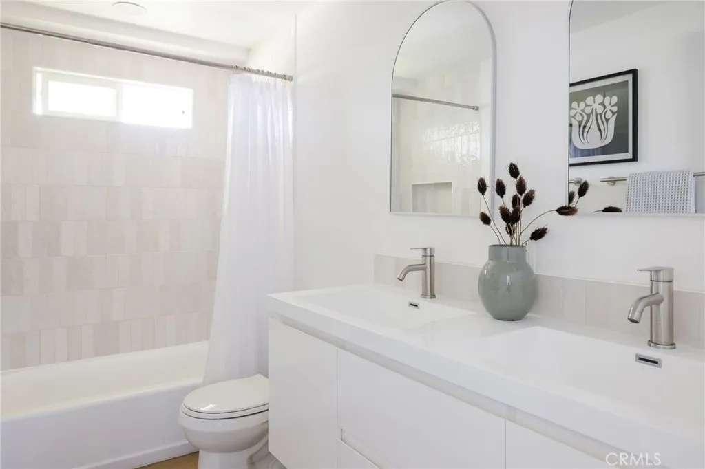 Additional image 88 of 2566 Oxford Ln, Costa Mesa, CA 92626