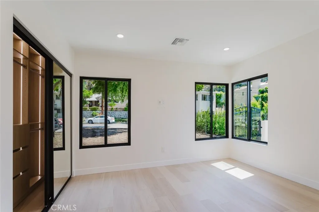 Additional image 123 of 941 Sherlock Drive, Burbank, CA 91501