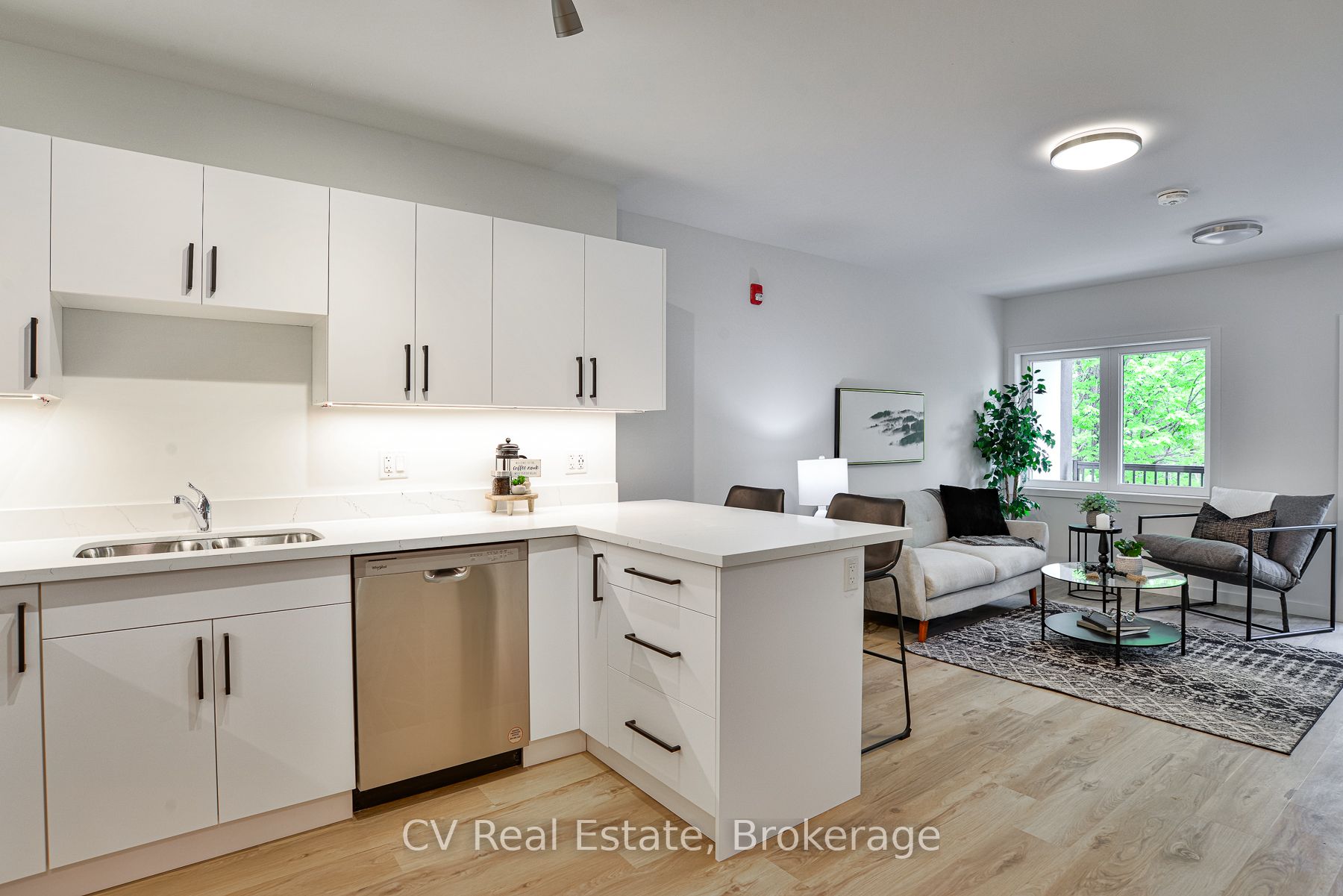 Additional image 2 of 204-50 Manominee Street, Huntsville, ON, P1H 1K8