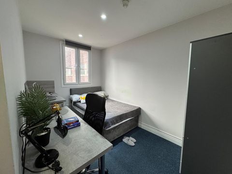 Greyfriars Lane, Coventry CV1, Room to rent