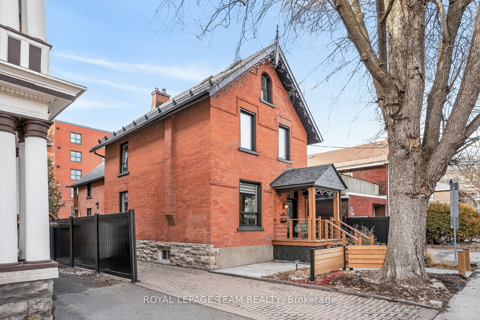 349 Frank Street, Ottawa, ON, K2P 0X9