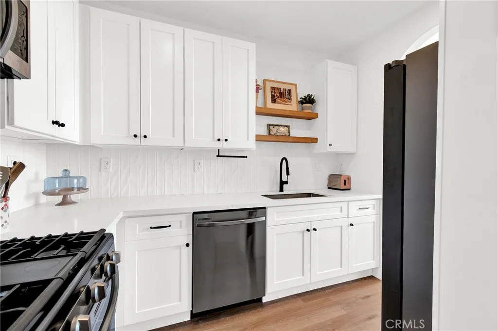 Additional image 47 of 4830 Elmwood Avenue Unit 302, Los Angeles, CA 90004
