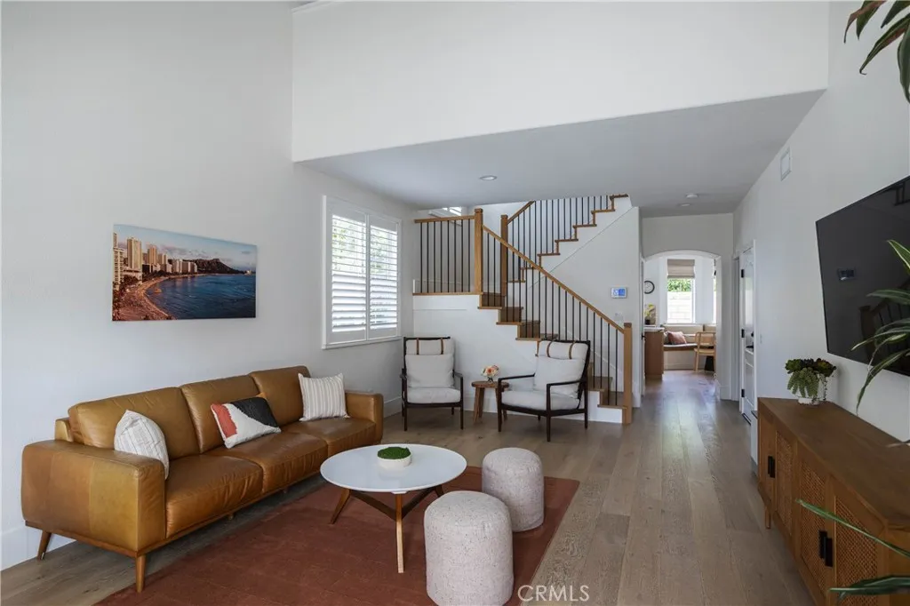 Additional image 43 of 293 Mesa Dr, Costa Mesa, CA 92627