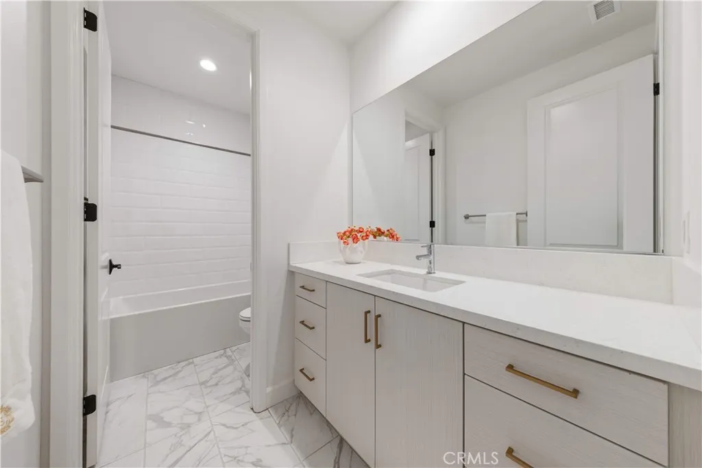 Additional image 98 of 242 Sutters Mill Ml, Irvine, CA 92602