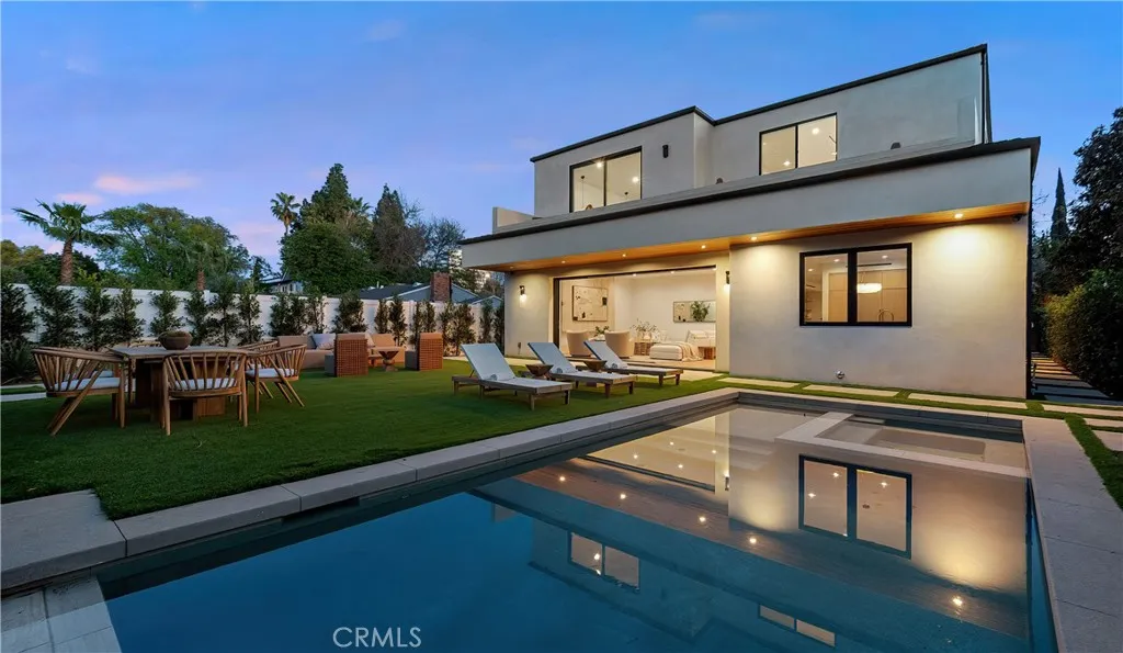 15451 Camarillo Street, Sherman Oaks, CA 91403 photo 4