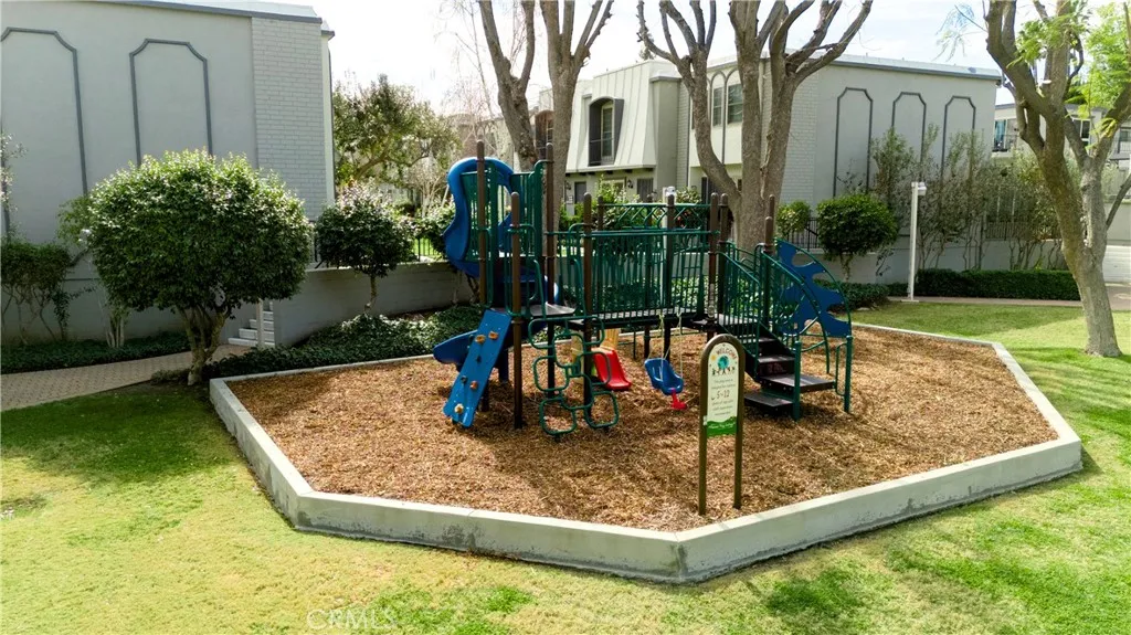 Additional image 55 of 22131 N Oxnard Street Unit A, Woodland Hills, CA 91367