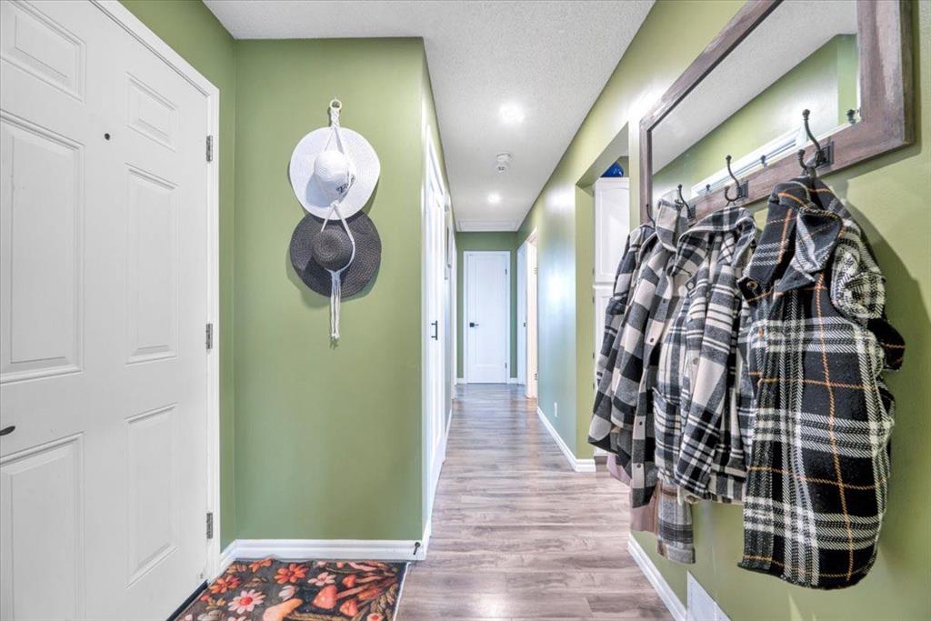 Additional image 4 of 112 Thorson Crescent, Okotoks, AB, t1s1c9