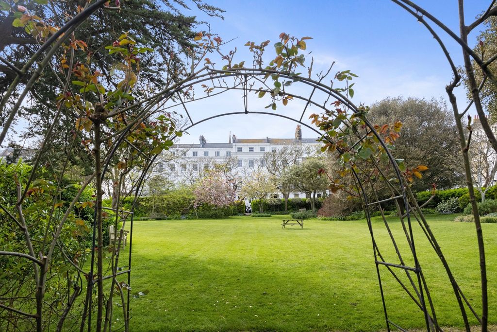 Additional image 32 of 3 bed flat for saleChichester Terrace, Brighton, East Sussex BN2