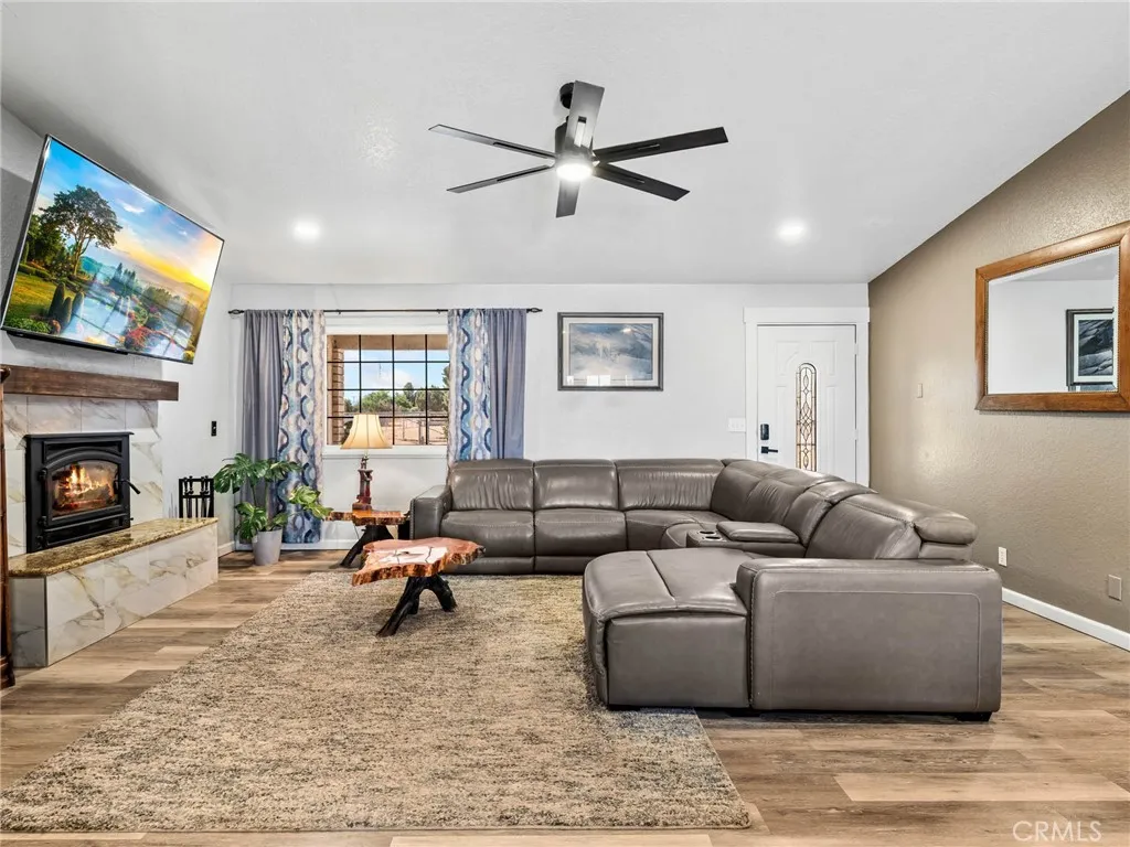 Additional image 4 of 12190 Mission St, Oak Hills, CA 92344