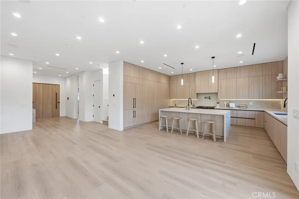 Additional image 54 of 19141 Erwin St, Tarzana, CA 91335