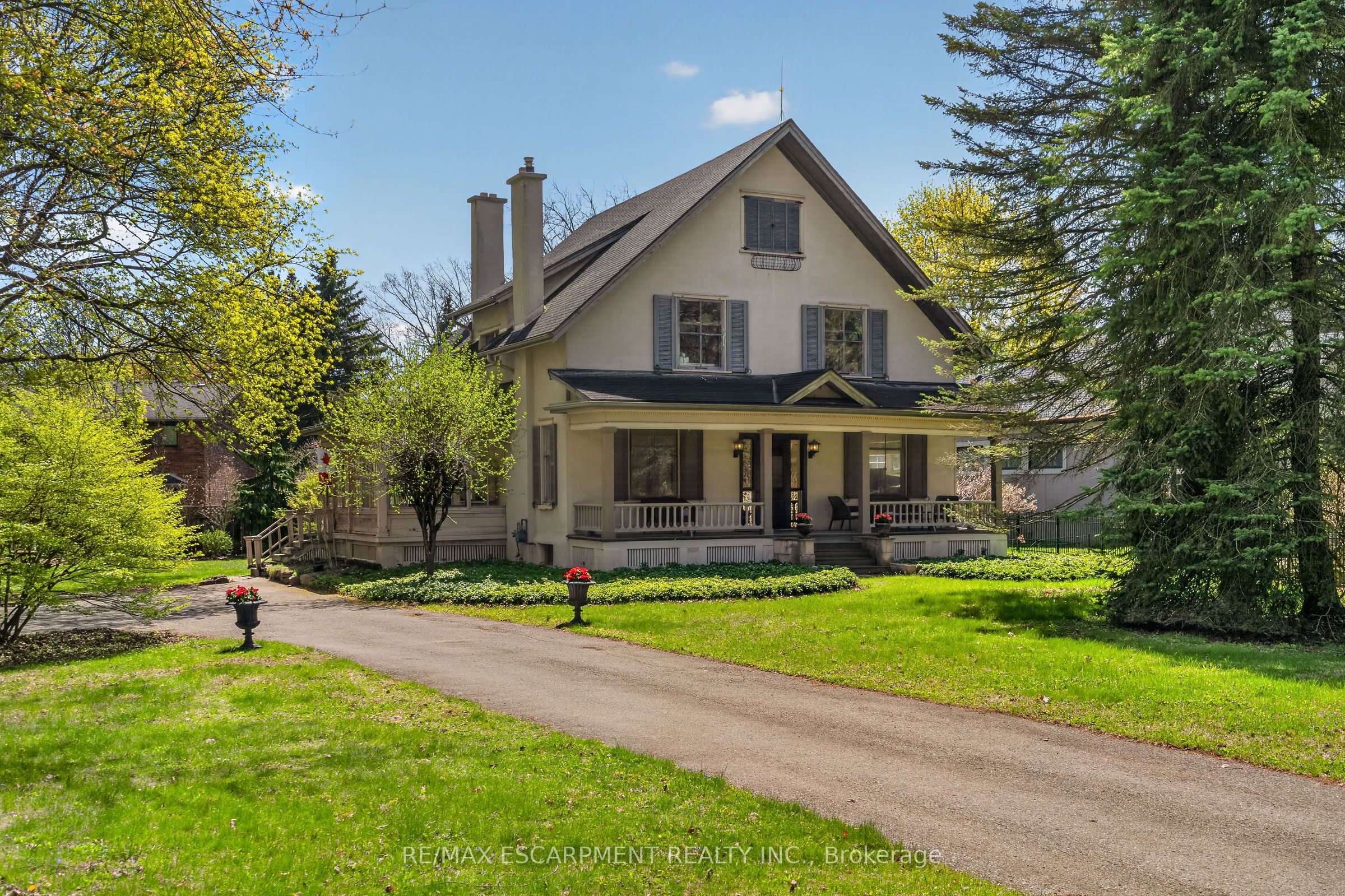 64 Jerseyville Road W, Hamilton, ON, L9G 1A2