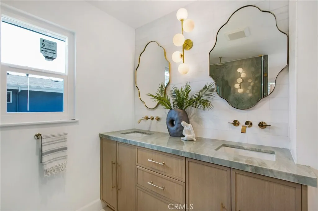 Additional image 79 of 305 Robinhood Ln, Costa Mesa, CA 92627