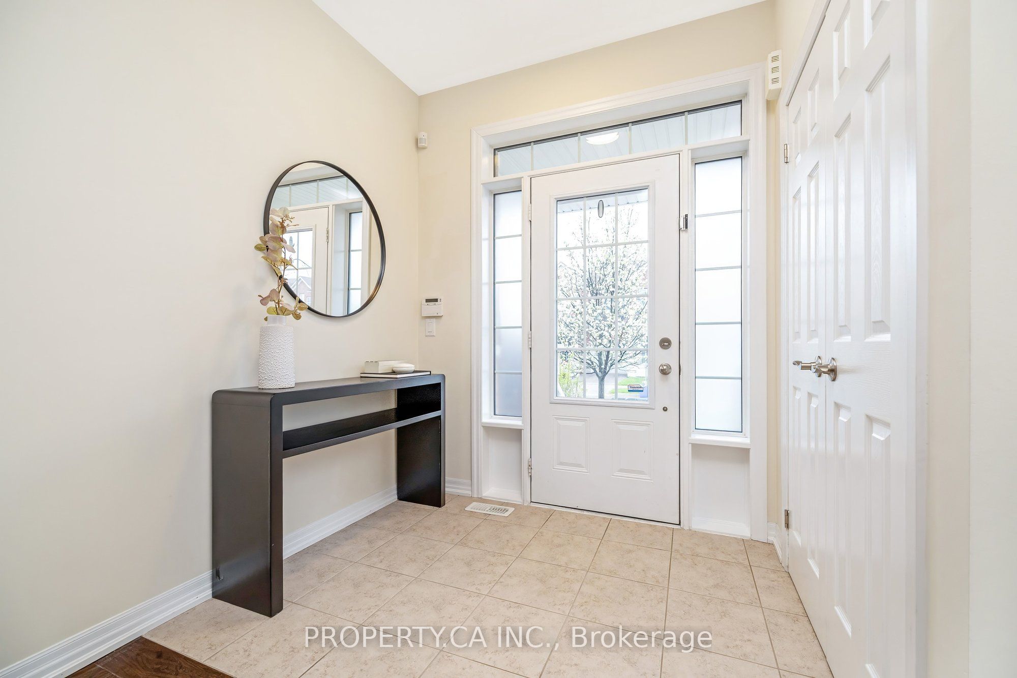 64 Hanson Crescent, Milton, ON, L9T 8L4 photo 3