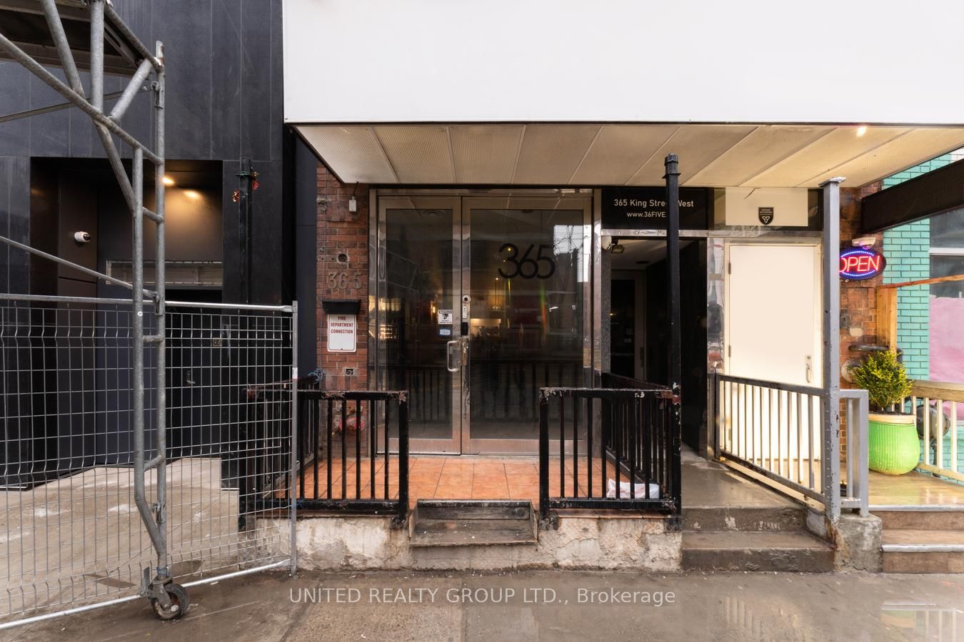 Additional image 3 of Main-365 King Street W, Toronto, ON, M5V 1K1