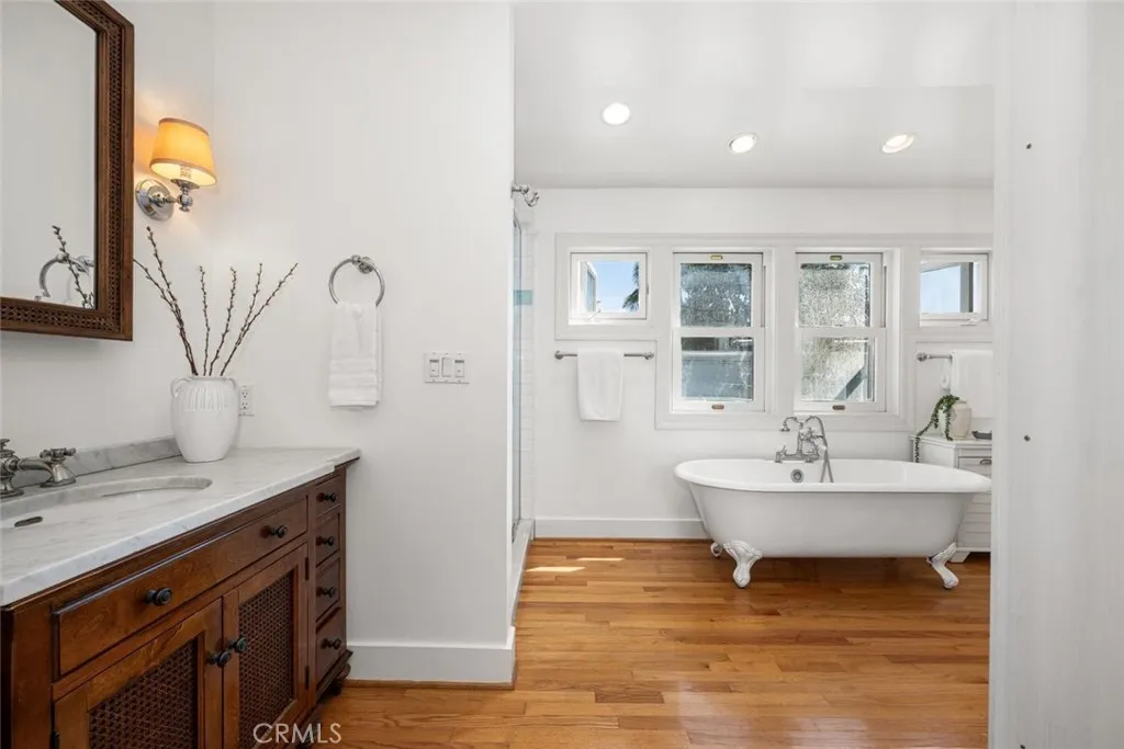 Additional image 59 of 24 Via Di Roma Walk, Long Beach, CA 90803