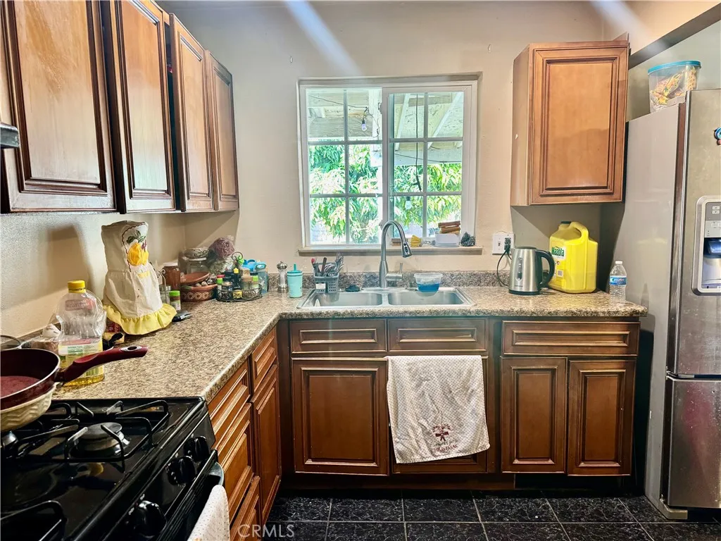 Additional image 10 of 1042 N Alice Ave, Rialto, CA 92376