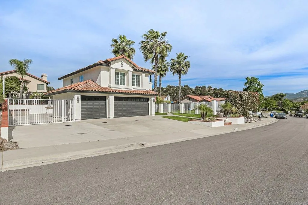 11734 Via Sefton, El Cajon, CA 92019