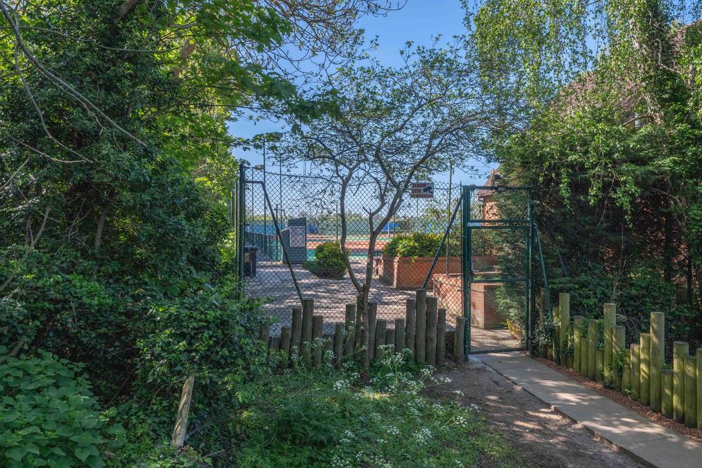 Additional image 17 of 2 bed flat for saleShipston Road, Stratford-Upon-Avon CV37