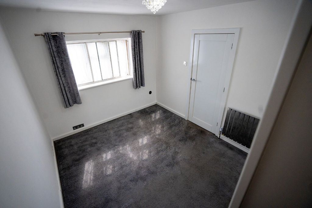 Additional image 5 of 4 bed semi-detached house for saleWindsor Road, Slough, Berkshire SL1