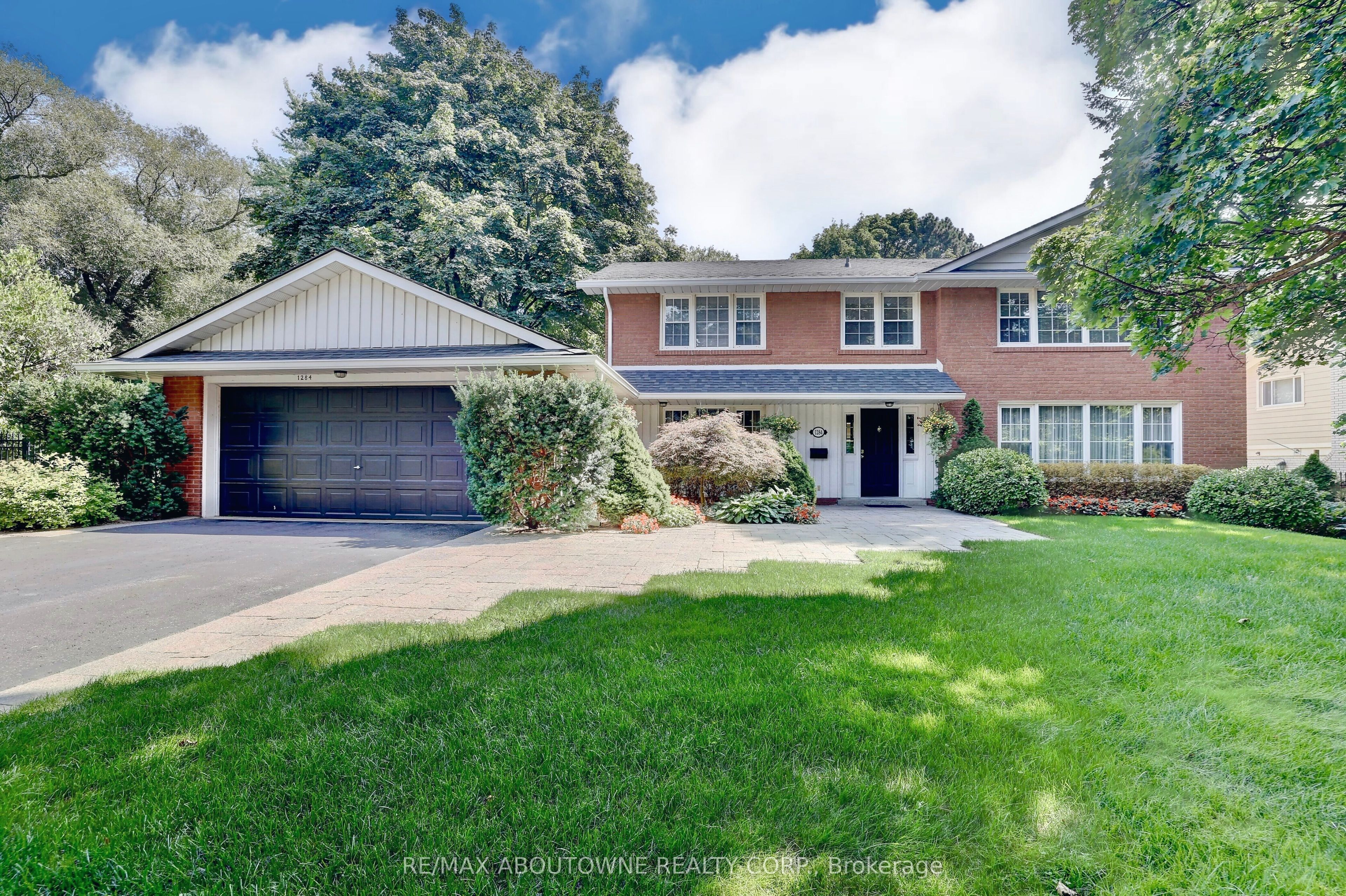 1284 Cleaver Drive, Oakville, ON, L6J 1W3