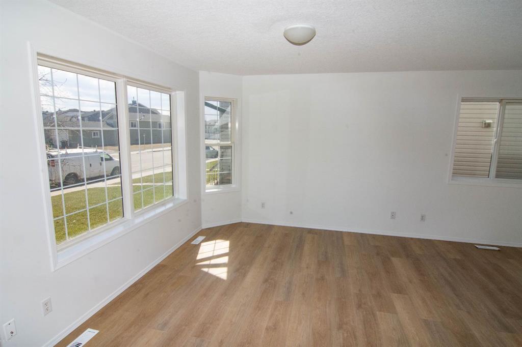Additional image 4 of 5320 Martin Crossing Drive NE, Calgary, AB, T3J 3T2